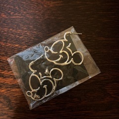 ミッキーマウスのピアス