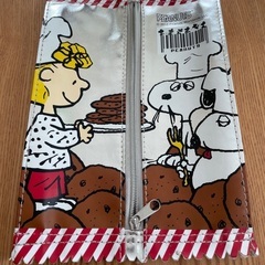 スヌーピーのポーチの画像