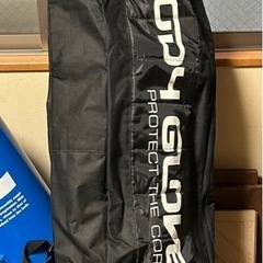 スノーボード　板　ケースとゴーグル付きの画像
