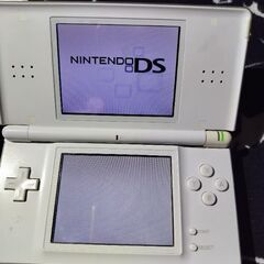 決まりました　再募集　Nintendo  DSlite  充電アダプター・ソフト3枚付の画像