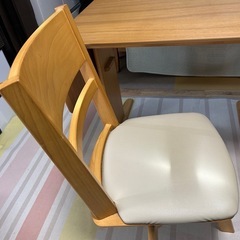 お話し中！テーブル　椅子　おまけの棚 の画像