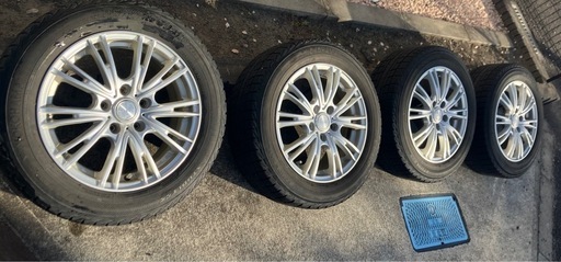 【取り引き決定】スタッドレスタイヤとアルミホイール4本 セット