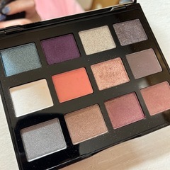 NYXのアイシャドウパレットの画像