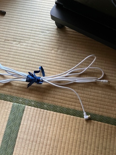 日立Woo 32インチTV, TV台, アンテナケーブル