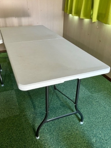 コメリの樹脂折畳みワークテーブル　180cm