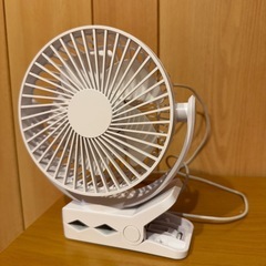 ニトリ　USBコードレスマグネット付きクリップファン(ホワイトの画像