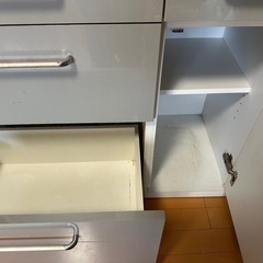 食器棚の画像