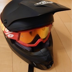 HJCヘルメットandゴーグルの画像