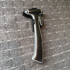 【相談中】【緊急脱出用】ガラス割り&シートベルトカッター 車載用...