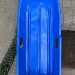 【値下げ❗️】スノーボード／ソリ　セット　1000円の画像