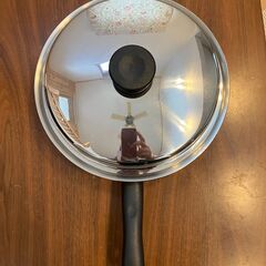 「購入済み」【中古品】Amway　Queen　フライパン大　 使用１０回未満の画像