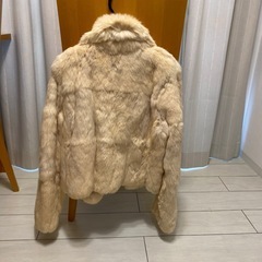 毛皮（うさぎ)のジャケットの画像