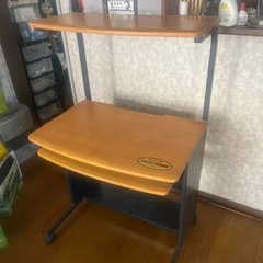 パソコンデスクの画像