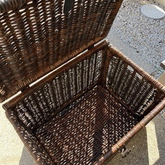 天然の籐　蓋付き収納ボックス