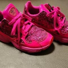 adidasアディダスファルコンショックピンクの画像
