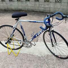 ロードバイク　自転車　TREK