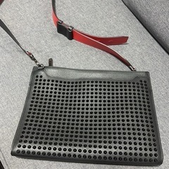ルブタンショルダーバッグの画像