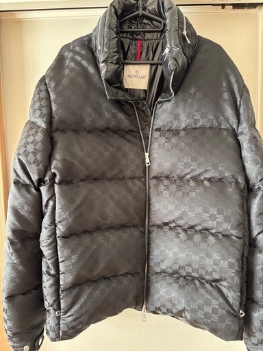 ほぼ未使用超美品モンクレールダウン　メンズ