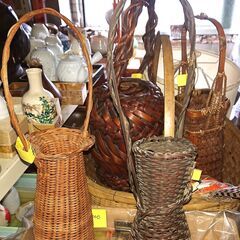 🔴山口市、花瓶・花器・籠花活け￥200～9800🔴各種類あります🙋の画像
