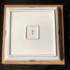 橘吉　大皿角皿　木箱入り25cm四方の画像