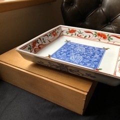 橘吉　大皿角皿　木箱入り25cm四方の画像