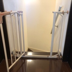 【美品】ベビーゲート　階段転落防止柵の画像