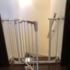 【美品】ベビーゲート　階段転落防止柵の画像