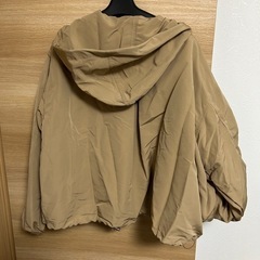 新品タグ付きアウターの画像
