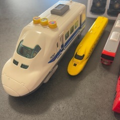 【美品あり】電車、ミニカーセットの画像