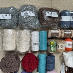 【マクラメ】多彩な糸や手芸材料セットの画像