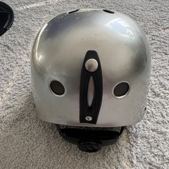 スノーボード　ヘルメット　シルバー の画像