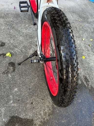 太いタイヤの自転車