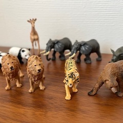 動物　フィギュア　セット　クジラ追加して、32体の画像