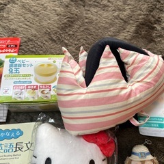 いろいろ　ベビーグッズ　キーホルダー　本　ガーゼ　調理器セットの画像