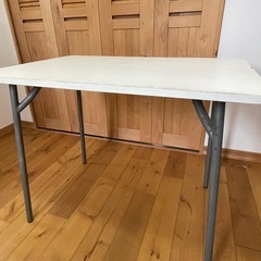 テーブル