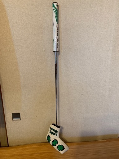 スコッティキャメロンのパター、33インチ