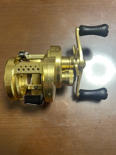 シマノ　15カルカッタ200HG 