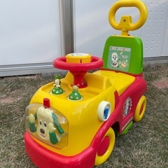 玩具 アンパンマン　くるま　外遊び 