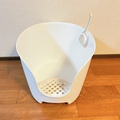  リッチェル 猫用トイレ本体 ラプレ 壁高ネコトイレ ホワイトの画像