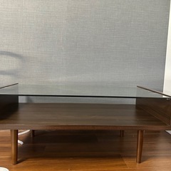 ガラスローテーブルの画像