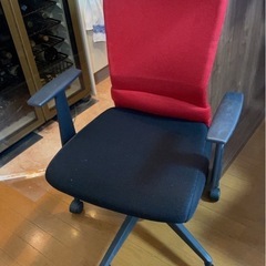 美品！キャスター付きチェアー　高さ調整可能