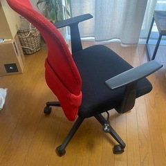 美品！キャスター付きチェアー　高さ調整可能の画像