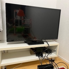 【最終値引き】液晶テレビFUNAI32v(テレビボード付き)