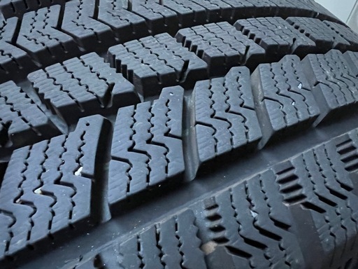 【ほぼ新品】スタッドレスタイヤ 185/65r15 ホイール付き