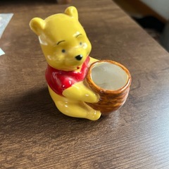 プーさん　置物　ペン立て？