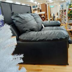 🎍新春初売りセール🎍レザーソファ☆人気のブラック☆破れなし、ふかふか、小傷あります。【浜村鹿野温泉ICから3分 買取本舗 宮本リサイクル 営業時間9～19時 定休日水曜のみ←連絡できませんm(_ _)m】の画像