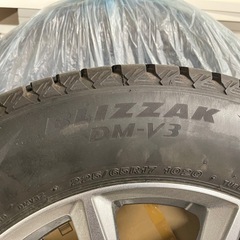 　ブリヂストン　225/65R17  スタッドレスタイヤ4本の画像