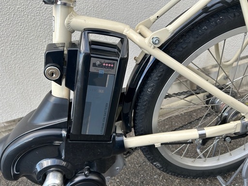 ヤマハパスSION20インチ12.3Ah充電器つき、殆ど新品