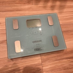 オムロン　OMRON 体重計