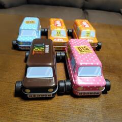 車お菓子缶（チロルチョコのみ中身あり）